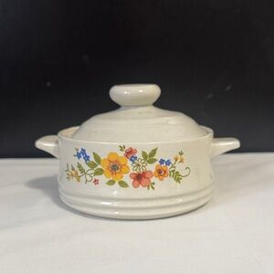 Stoneware Baking Dish with Handle
